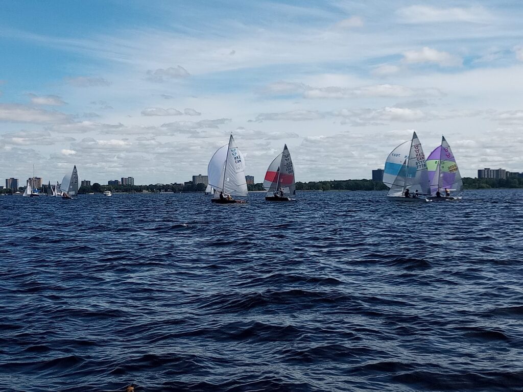 505s-flying-their-spinnakers-in-a-race