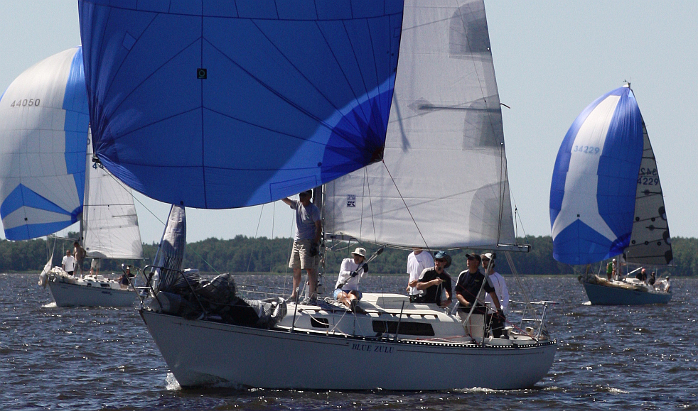 C&C 27 sailboat sailing downwind