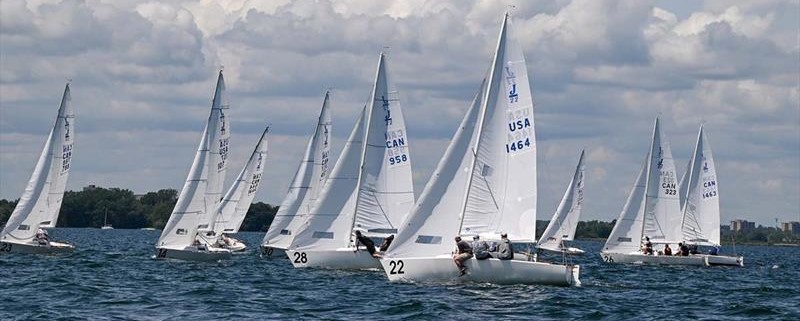 J/22 sailboats racing